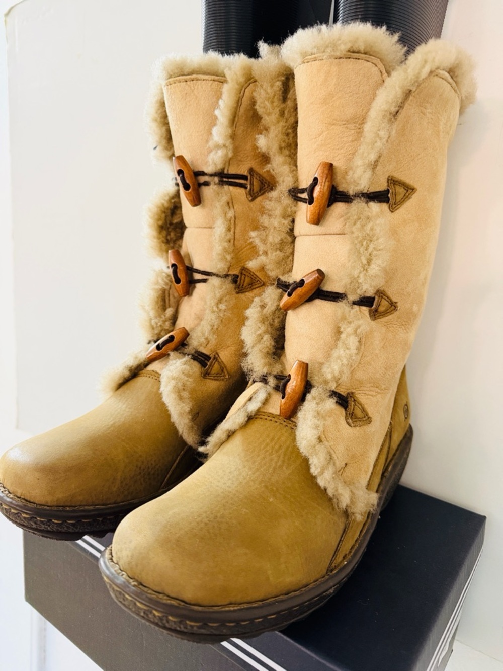 Børn Concept Tan Suede Shearling Fur Lined Winter Boots Wedge Toggle Mid Calf - Picture 3 of 11